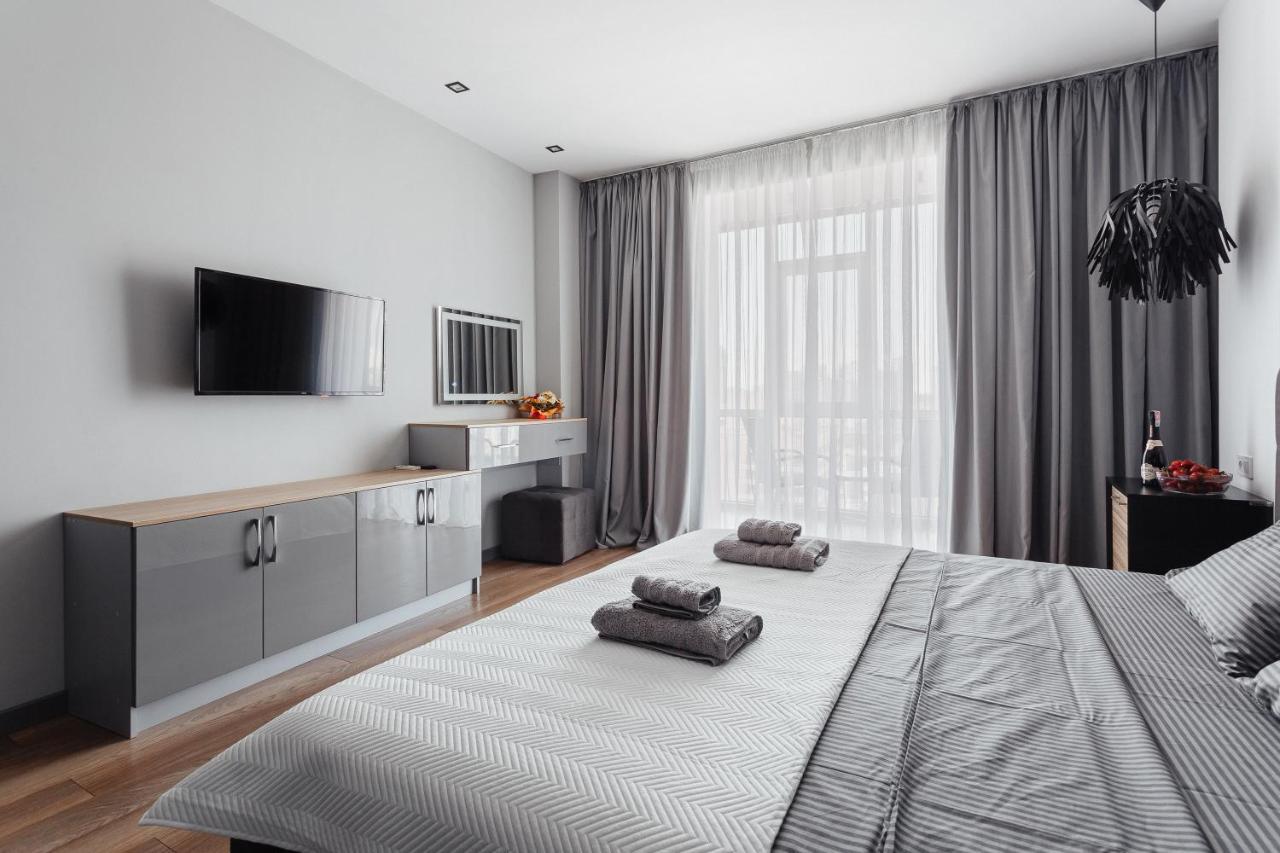 Grey In 14 Floor